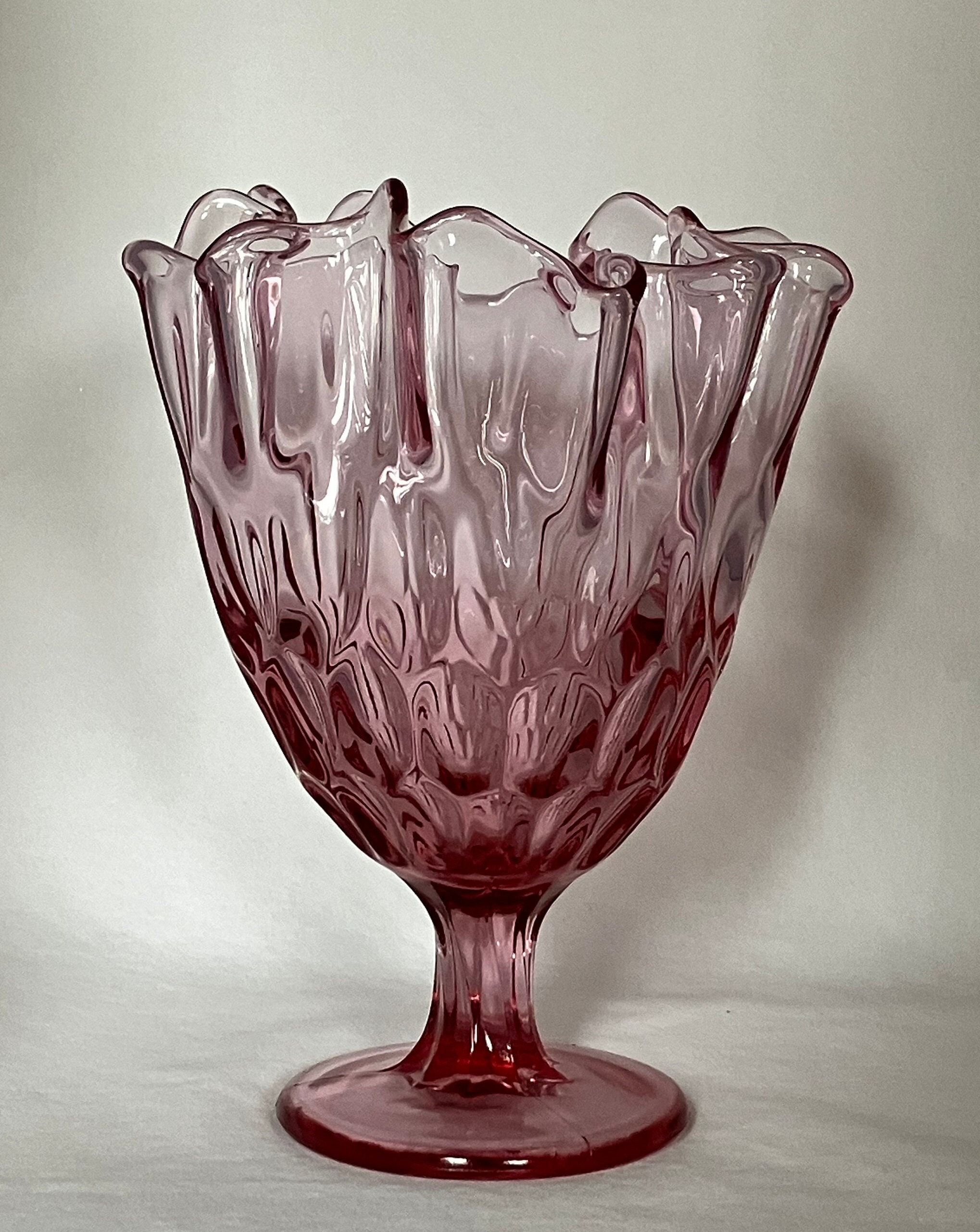 Beautiful Fenton Pink glass Footprint pattern large vase