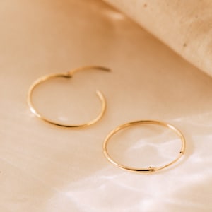 The Recycled Solid Gold Infinity Minimal Hoops - Medium