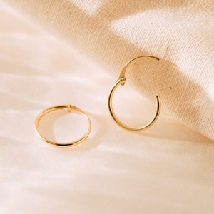 The Recycled Solid Gold Infinity Minimal Hoops - SMALL