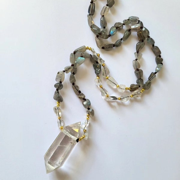 Collier sautoir en labradorite et cristal de roche