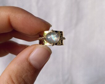 Anillo de dedo del pie boho Moonstone texturizado martillado a mano