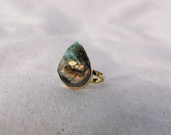 Half polished half rough multicolour shimmery spectrolite Labradorite ring