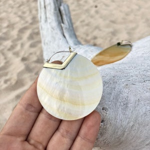 White mother of pearl shell earrings •Large size•
