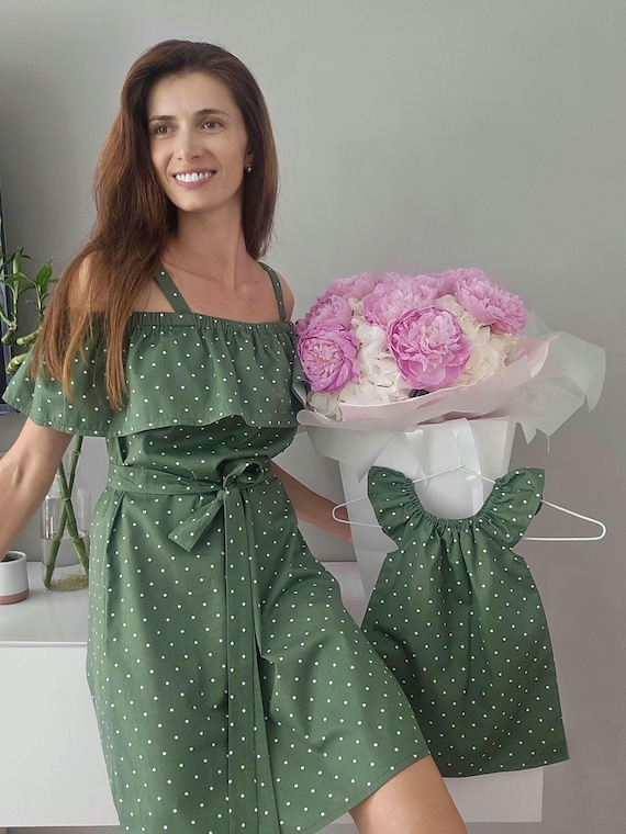 Handmade Mommy and Me Dresses: Green Polka Dot Matching Outfit Christmas Gift Family Look as Mommy as Me - Etsy Canada Handmade Mommy and Me Dresses: Green Polka Dot Matching Outfit Christmas Gift Family Look as Mommy as Me - Etsy Canada