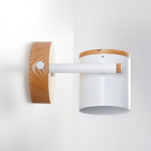 Wall light sconce Dimmable bathroom lighting