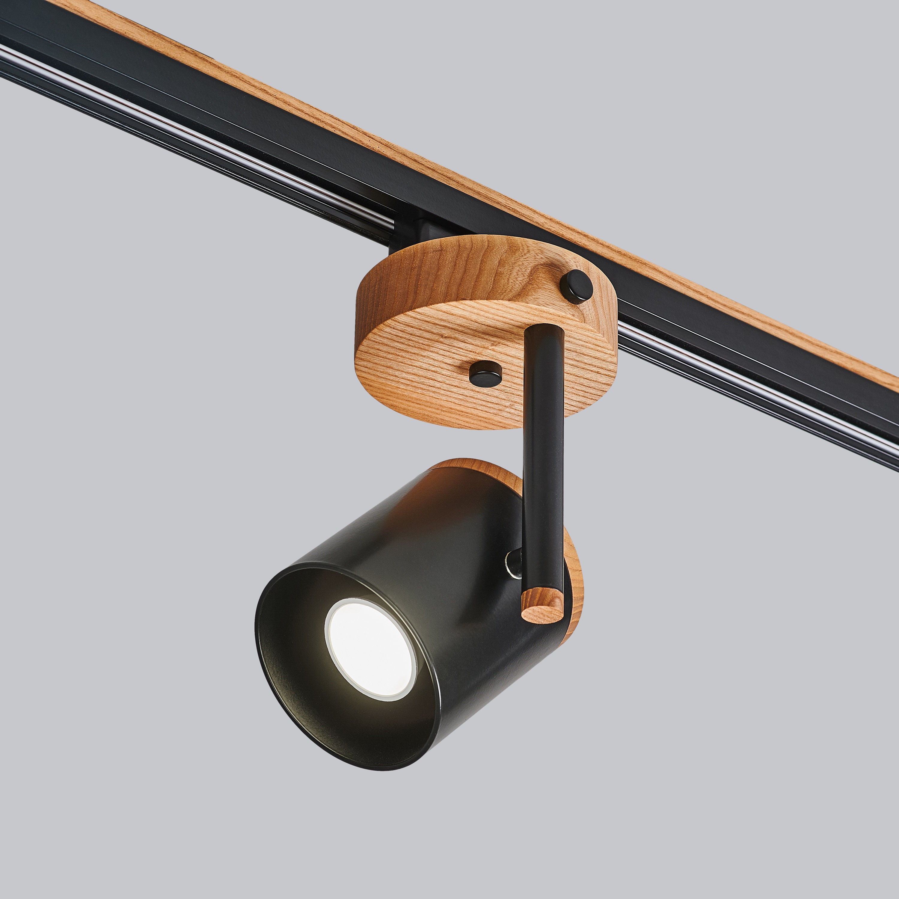 thumbnail interactive-video image 1 of LUMINTURS LED H-Type Track Light - Adjustable Picture/Projection Lamp For Shops & Homes (7W-30W, Black/White) 1 of 4