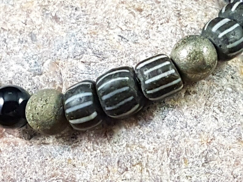 Bracelet ONYX PYRITE and Crystal healing Determination Perseverance Pyrite glass beads 8 mm Onyx strength success self-confidence