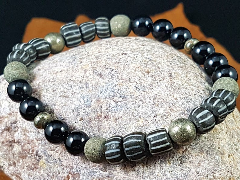 Bracelet ONYX PYRITE and Crystal healing Determination Perseverance Pyrite glass beads 8 mm Onyx strength success self-confidence