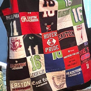 colcha de camiseta PERSONALIZADA | colcha de memória | colcha de malha esportiva | cobertor esportivo | acolchoamento extra | colcha costurada à mão | presente de formatura