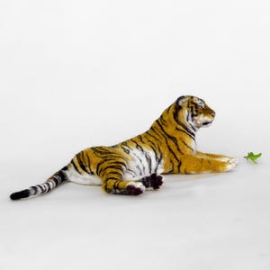 Realistic Needle Felted Tiger Sculpture: Handmade Wool Animal Art