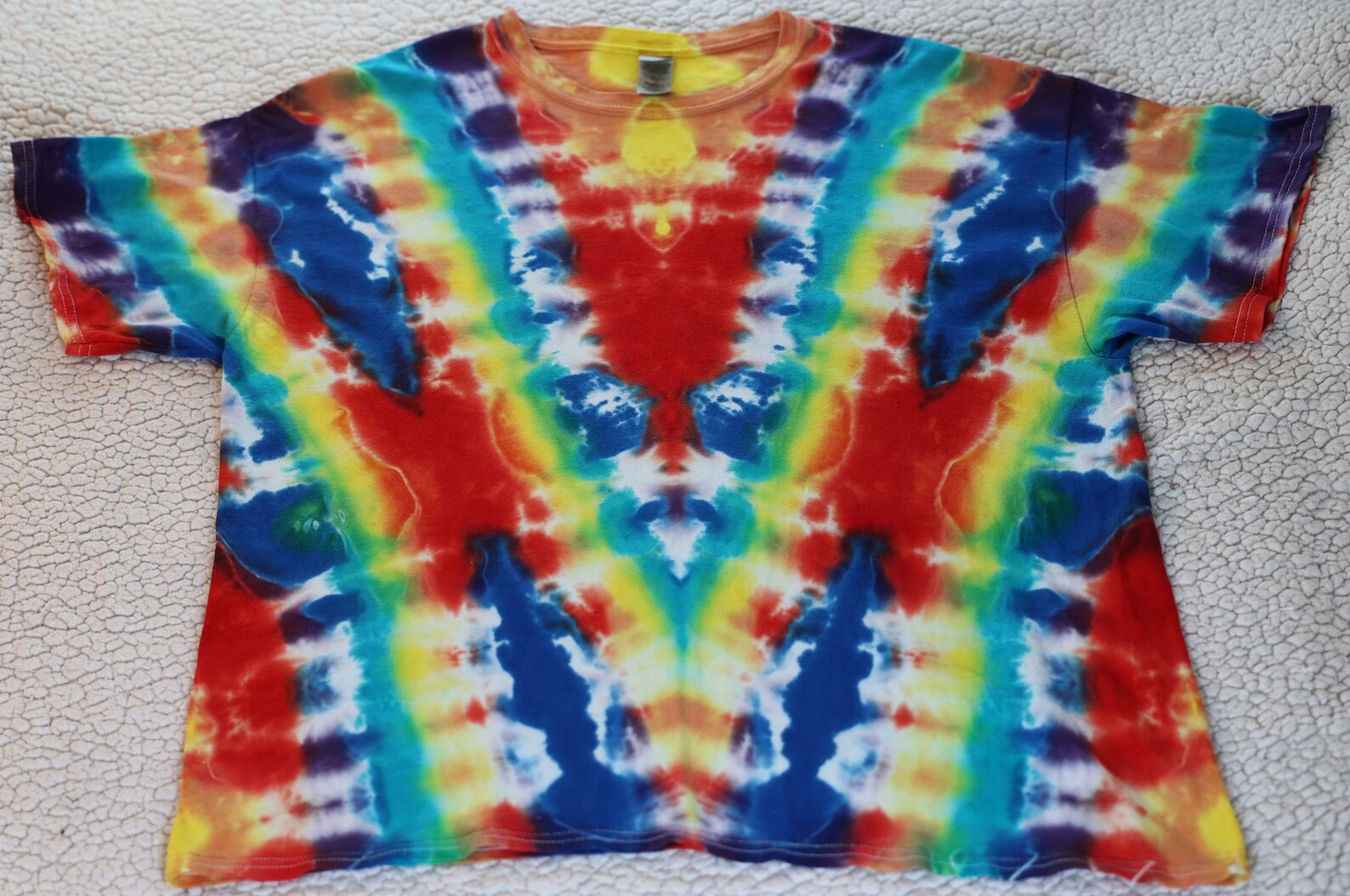 XL Colorful V Tie Dye T-shirt - Etsy