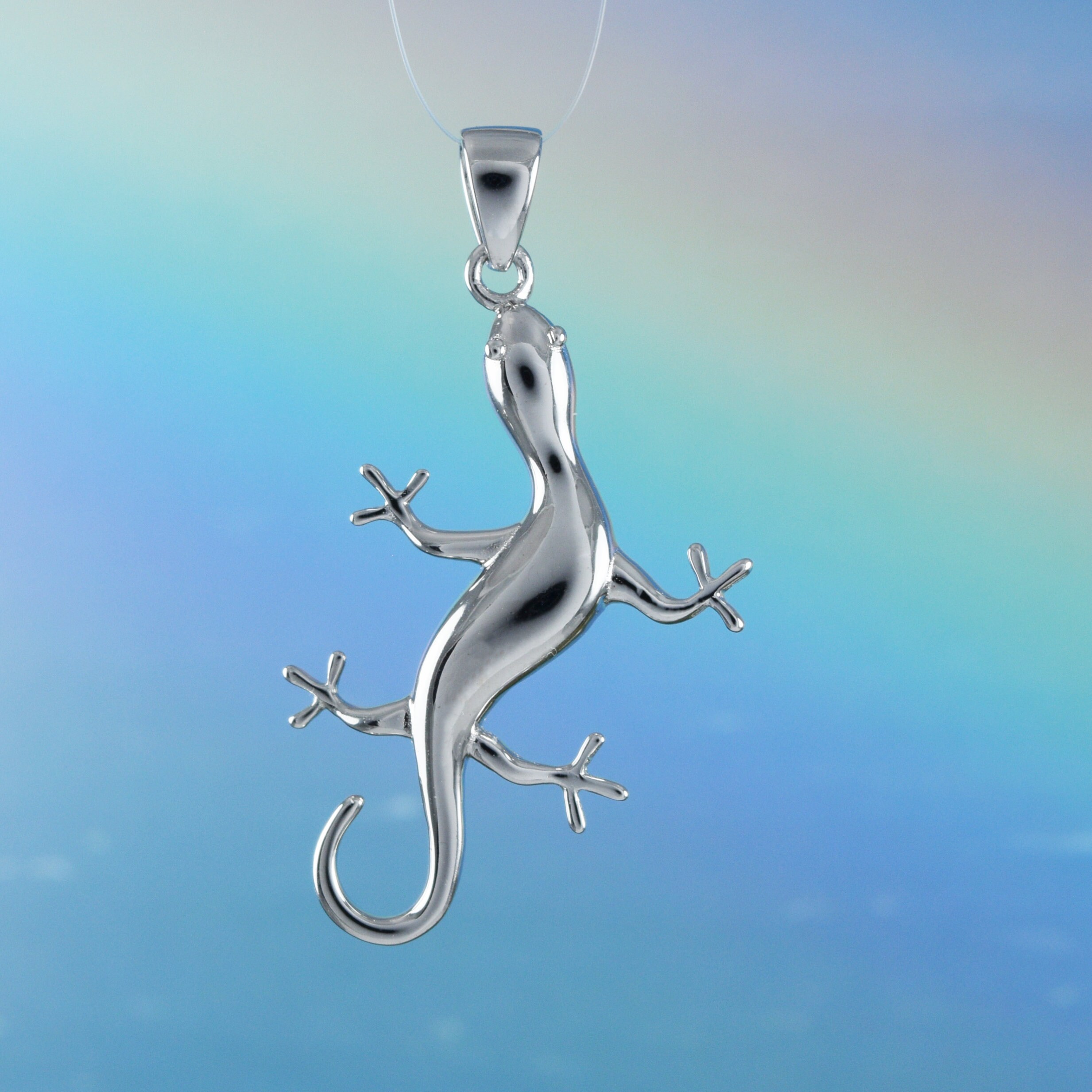 Silver gecko best sale pendant