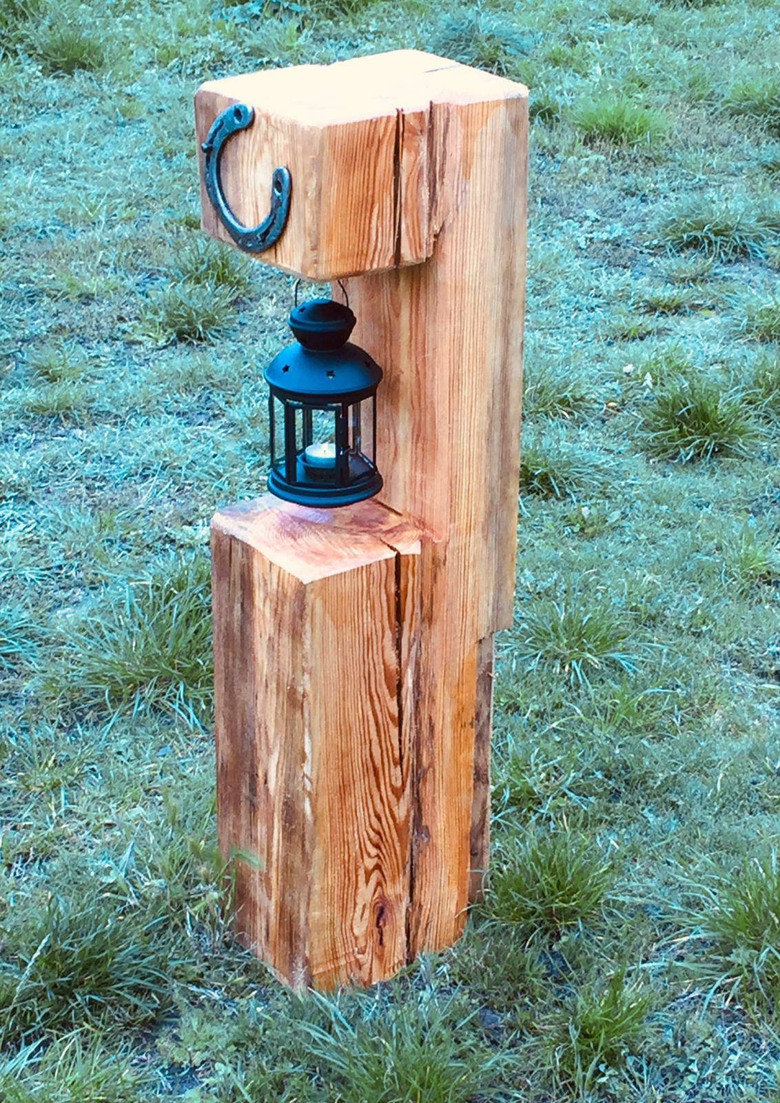 Rústico objeto de madera recuperada con herradura y linterna | Etsy