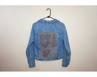 Style vintage USA Mickey Denim Jacket-recyclé par Rethreaded