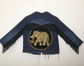 Upcycled Kleidung für Frauen, 1955 Disney echte Qualität, Denim Jacke Frauen, Denim Jacke Patch, Disney, Elefant Dekor, Vintage-Kleidung