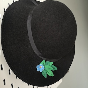 Pretty blue forget me not felt brooch pin, hand stitched felt flower jewelry,