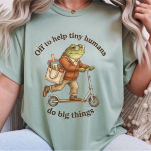 Sudadera "Off to Help Tiny Humans", sudadera divertida con cuello redondo para profesores con diseño de rana, regalo para personal escolar, jersey para educadores, idea de regalo para suéteres "Do Big Things".