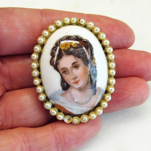 Vintage Limoges France Porcelain Hand Painted Cameo Brooch Pin Faux Pearl ETC5709