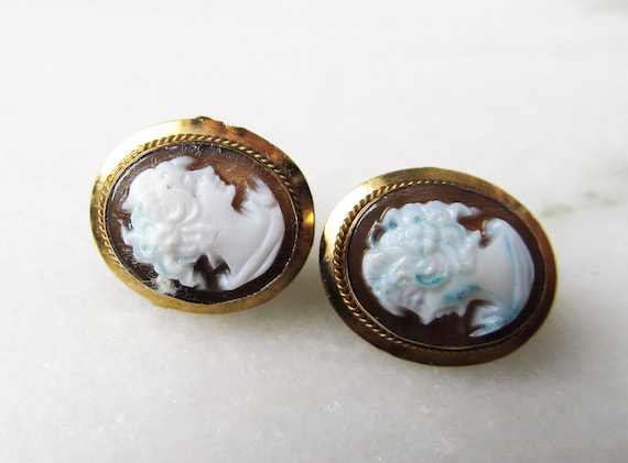 Estate 18K Yellow Gold Cameo Post Earrings - image 3