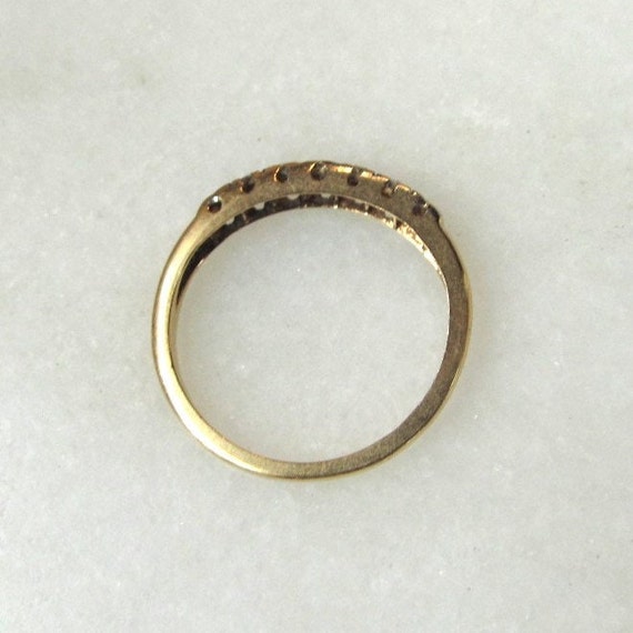Vintage 14-18K Gold Two Tone Diamond Band Ring Sz… - image 4