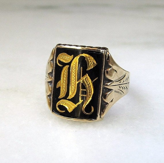 Vintage 10k Yellow Gold Genuine Onyx Signet Ring