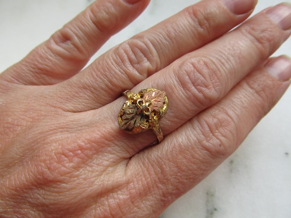 Vintage Black Hills Gold 10K Tri Tone Leaf Ring S… - image 9