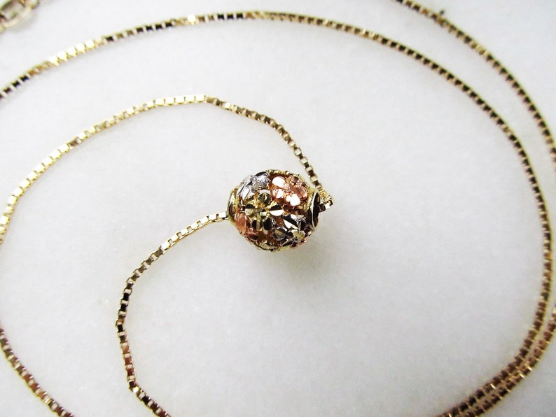 Vintage 14K Tri Tone Gold Flower Ball Pendant Necklace ETC4345