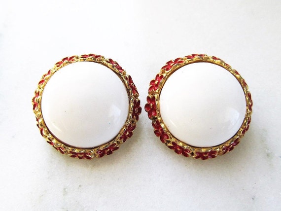 Vintage Designer Signed Crown Trifari Round White… - image 1