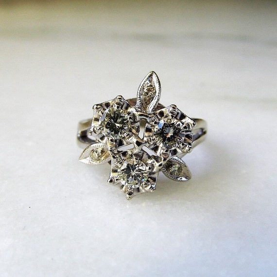 Vintage 14K White Gold Ladies Diamond Cluster Cocktail Ring
