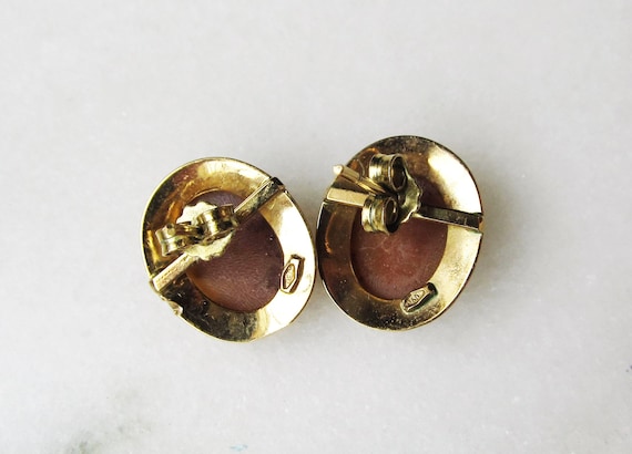 Estate 18K Yellow Gold Cameo Post Earrings - image 5