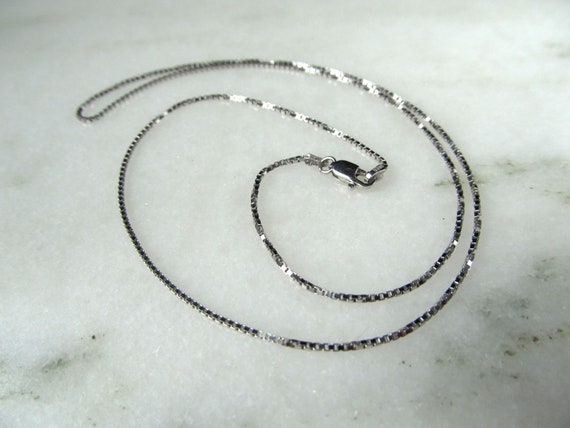 Vintage 10K White Gold 1mm Box Chain Necklace ETC… - image 5