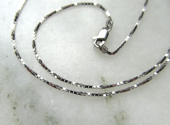 Vintage 10K White Gold 1mm Box Chain Necklace ETC… - image 2