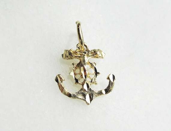 14K Yellow Gold Diamond Etched Anchor Necklace Pe… - image 2