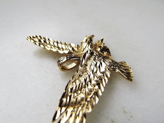 Vintage 10K Diamond Cut Flying Eagle Necklace Pen… - image 5