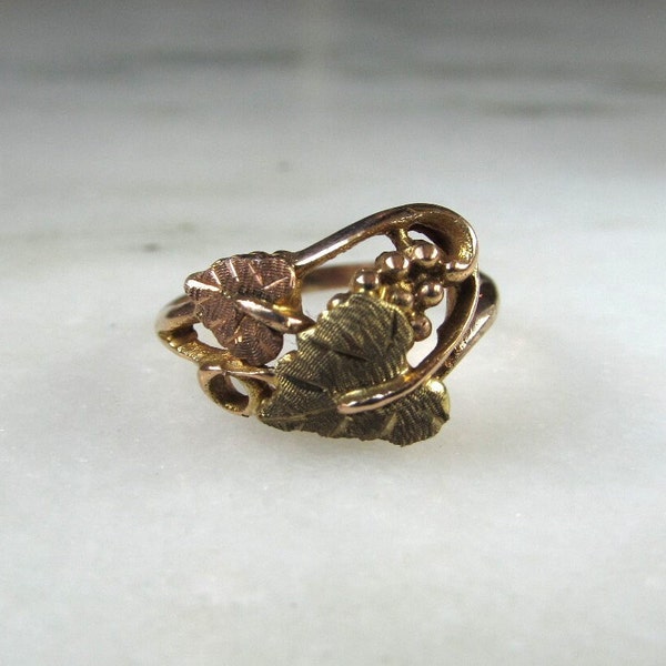 Vintage 10K Black Hills Gold Triple Tone Leaf Grape Cluster Ring Sz 7 ETC8201