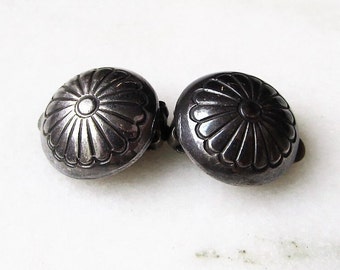 Vintage Sterling Silver Domed Button Clip Earrings ETC5802