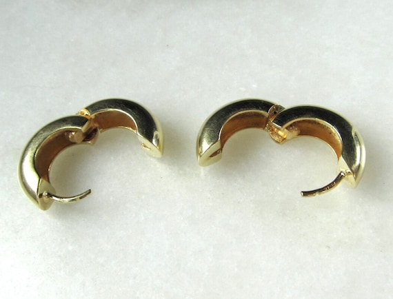 Vintage 14K Yellow Gold Thick Hoop Earrings ETC91… - image 6