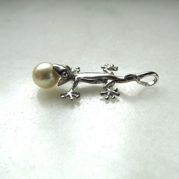 Vintage Sterling Silver Lizard with Pearl Pendant… - image 3