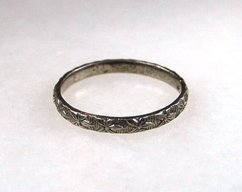Antique Art Deco 10K White Gold Floral Embossed Baby Ring Signed Belais Sz 0 ETC7744