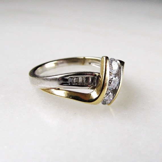 Vintage 14K Two Tone Gold Ladies Diamond Ring ETC… - image 6