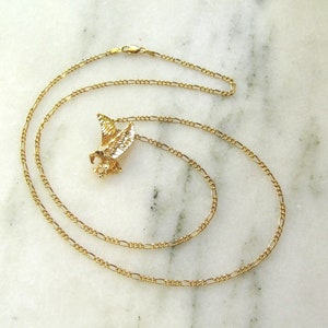 Vintage 14K Yellow Gold Figaro Chain Necklace with Diamond Cut Eagle Pendant ETC8733