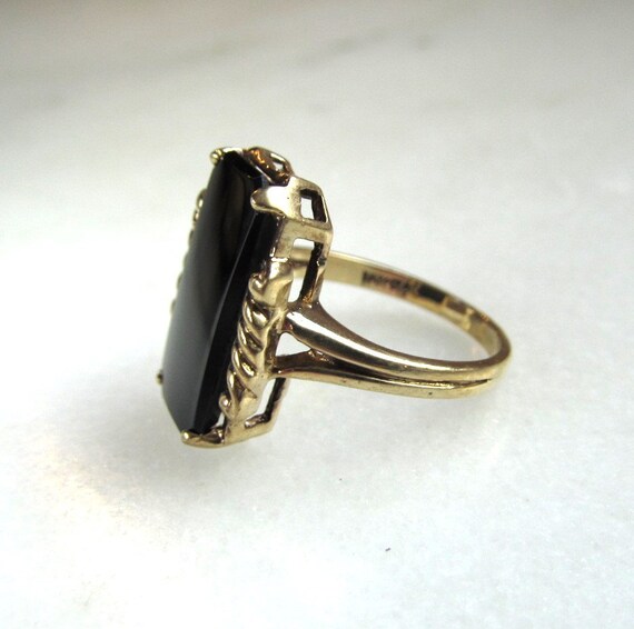 Vintage 10K Yellow Gold Ladies Onyx Ring ETC8219 - image 3