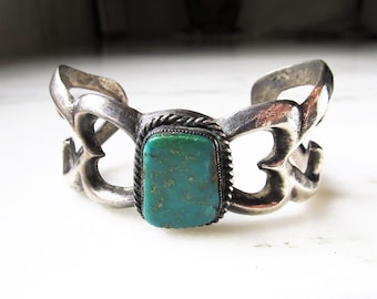 Vintage Navajo Sandcast Sterling Silver Green Turquoise Cuff Bracelet Heavy ETC5826