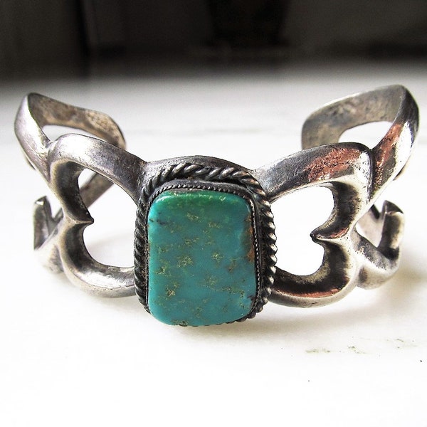 Vintage Navajo Sandcast Sterling Silver Green Turquoise Cuff Bracelet Heavy ETC5826