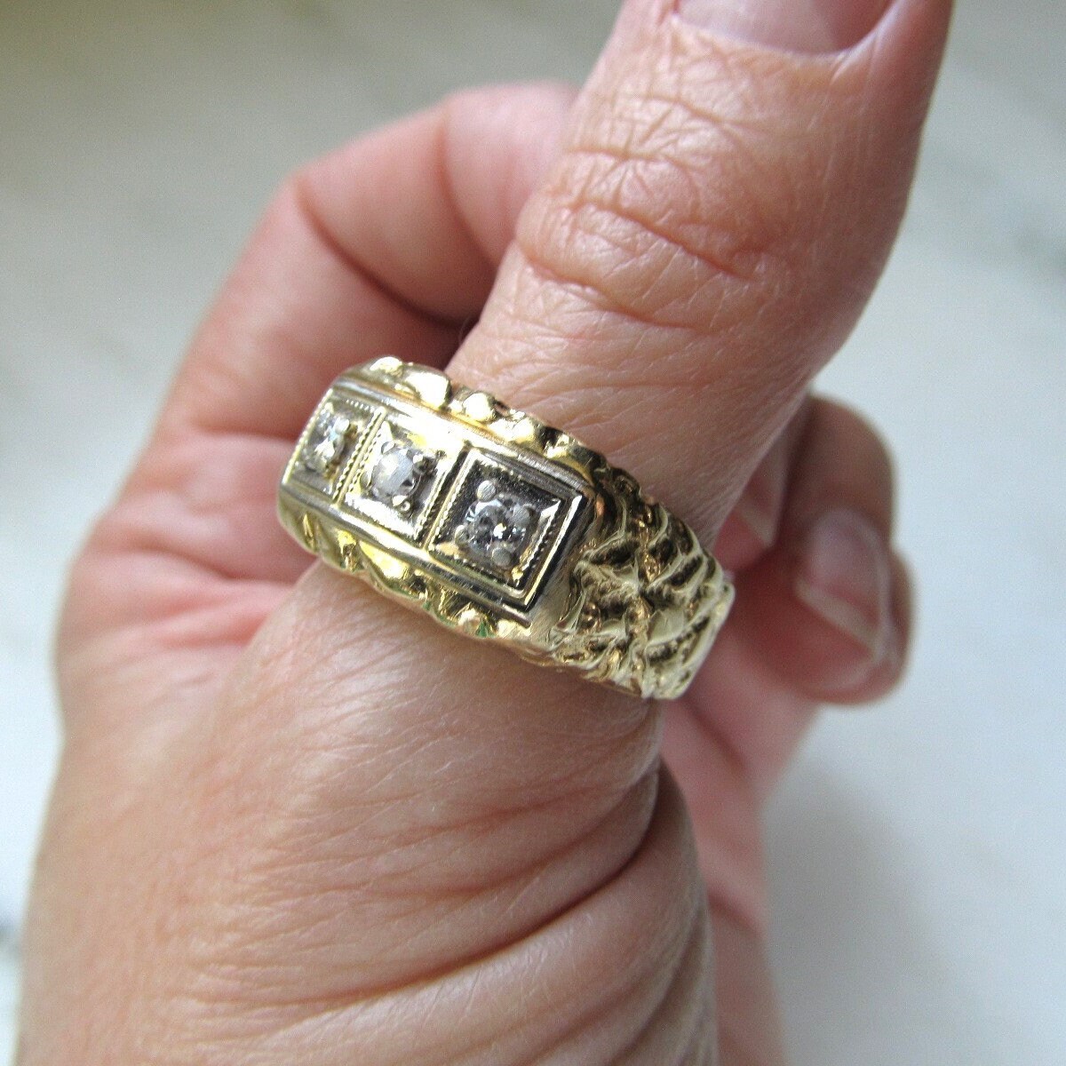 Gold nugget ring with 3 diamonds deals