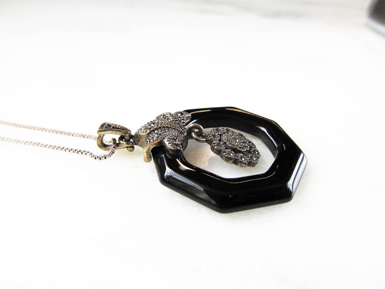 Vintage Sterling Silver Marcasite /& Black Glass Octagonal Pendant Necklace ETC4266