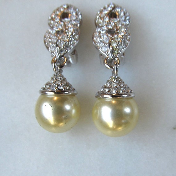 Nolan Miller Clear Crystal & Faux Pearl Dangle Cl… - image 3