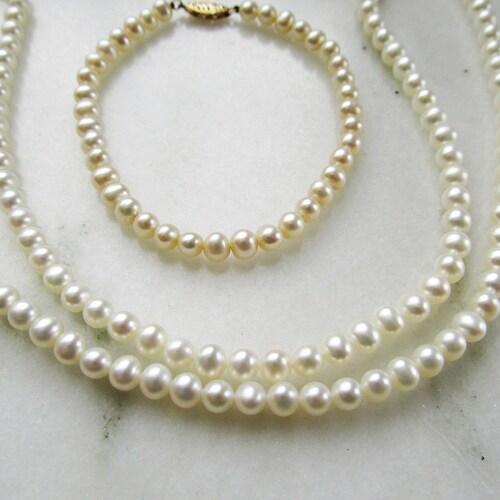 Vintage 4.8mm White Pearl Necklace & Bracelet Set shops 14K Clasps ETC2805