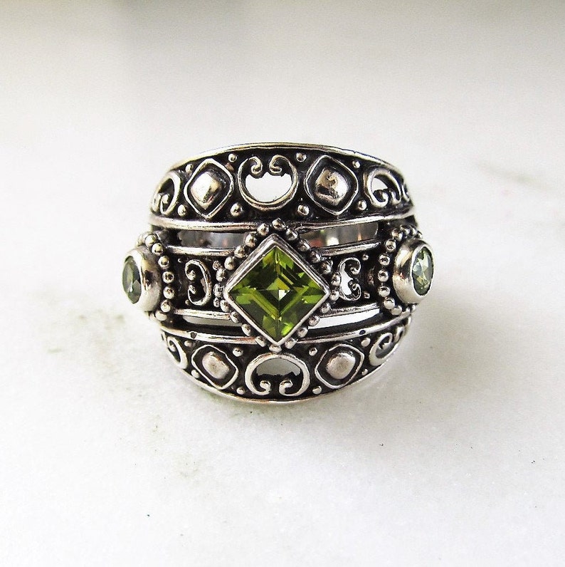 Vintage Sterling Silver .925 Peridot Filigree Ring Signed ETC5296
