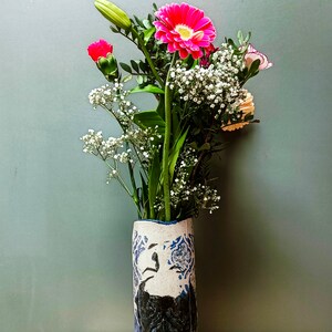Contemporary medium Stoneware Pottery Flower Vase Red with Blue details Textured image 6